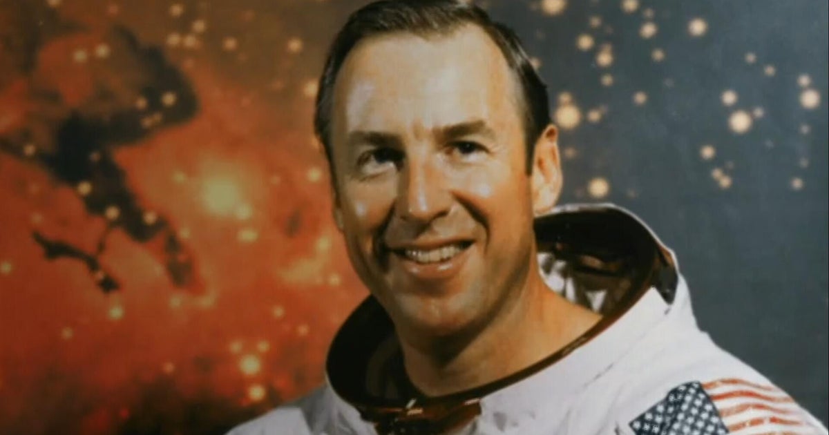 Apollo Legend // Jim Lovell Dies
